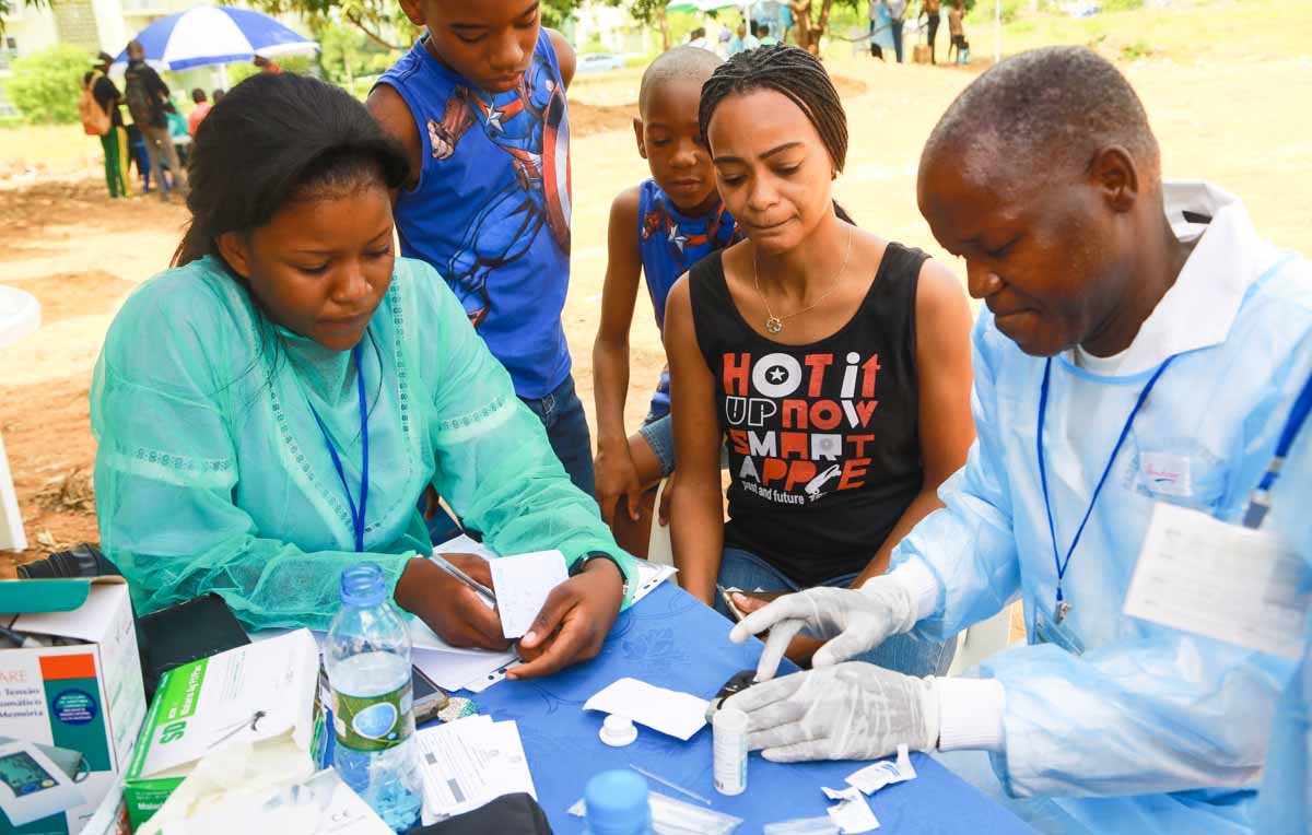 Mais de 600 pacientes são assistidos na “Expo Saúde” no Kilamba