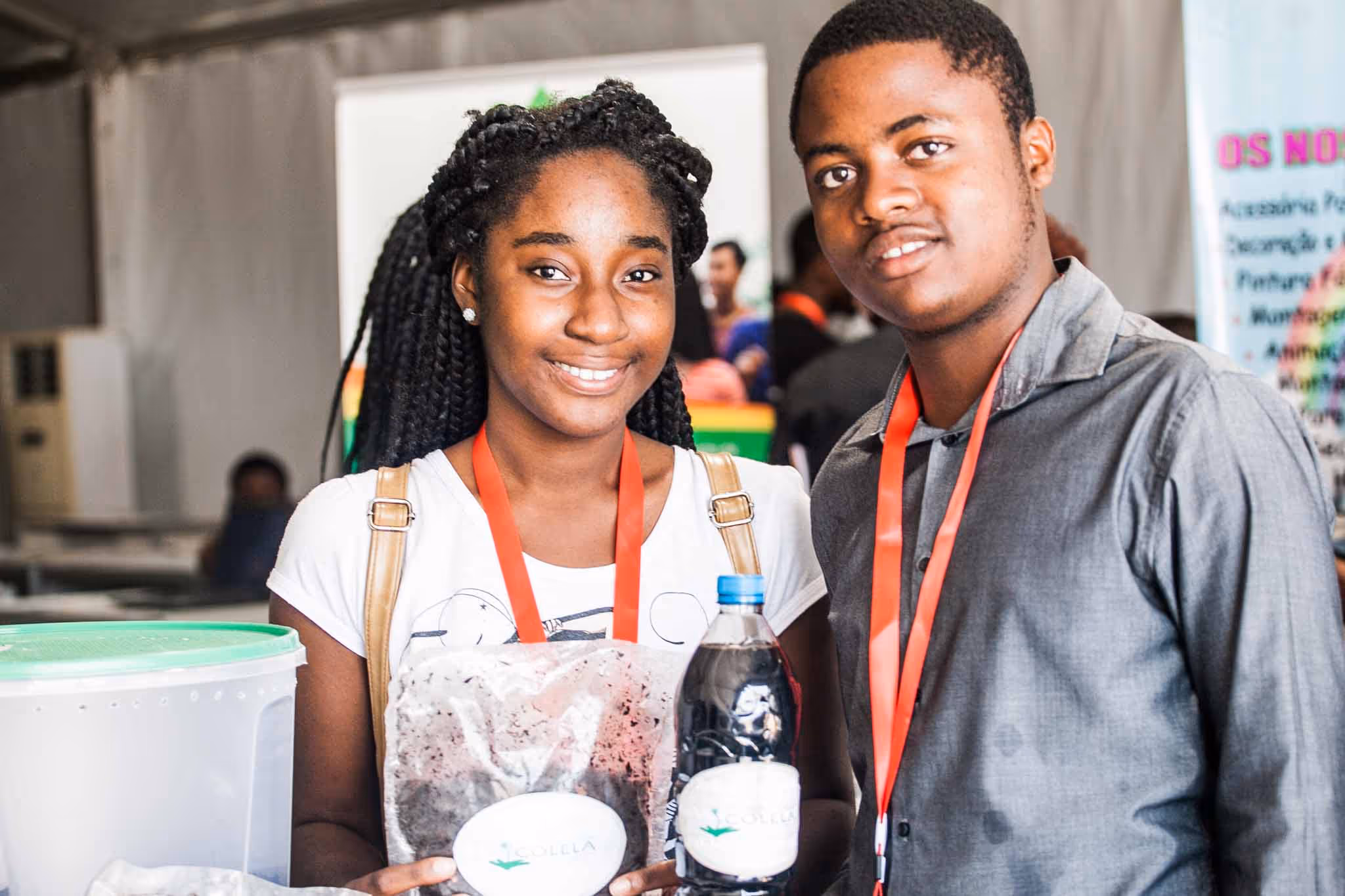 Jovens angolanos que criaram fertilizantes à base de frutas e verduras pretendem reduzir custos na importação de adubo