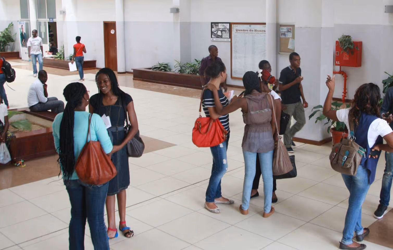 INAGBE garante pagar subsídios em atraso aos estudantes no exterior ainda nesta semana
