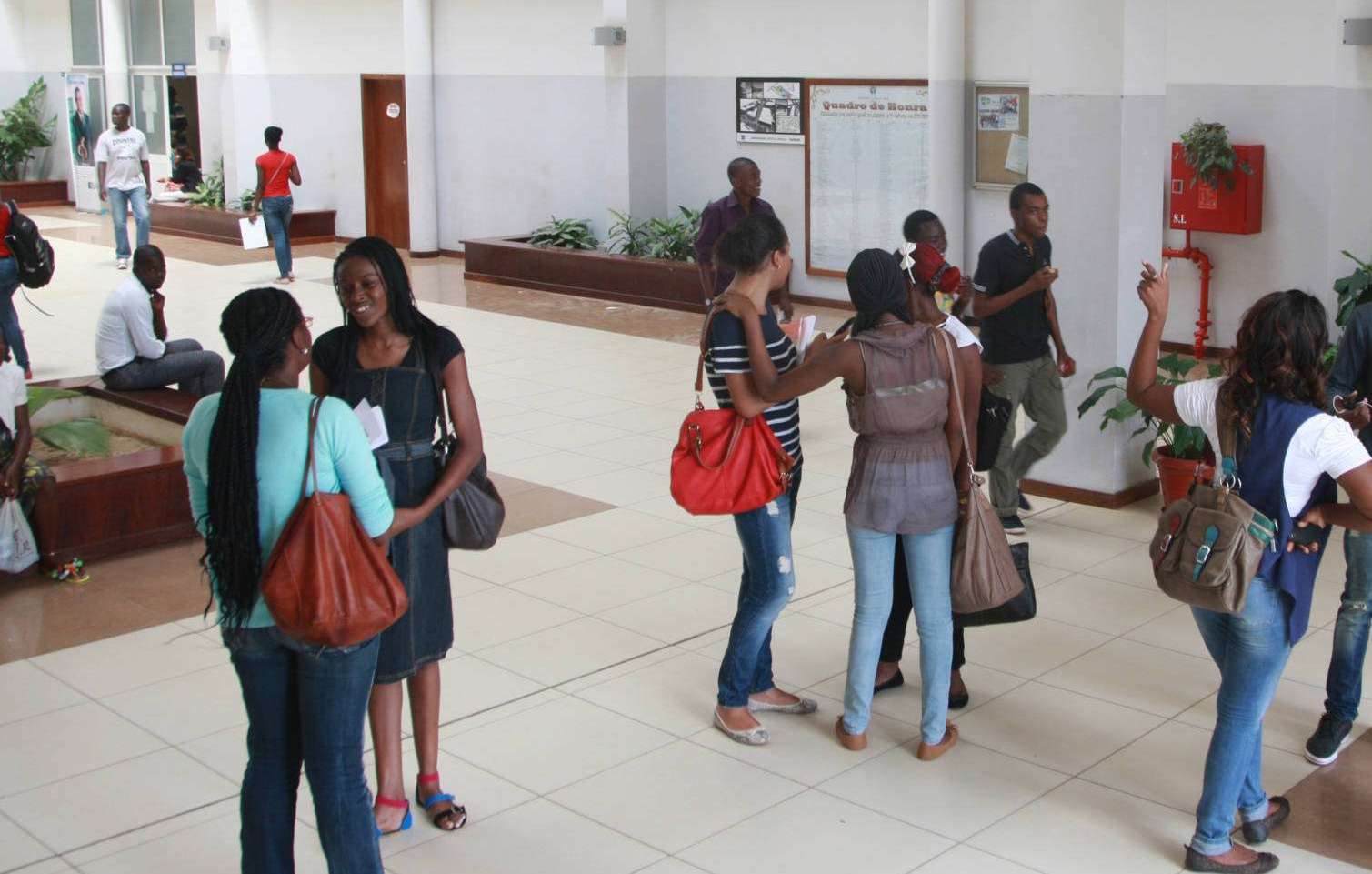 INAGBE garante pagar subsídios em atraso aos estudantes no exterior ainda nesta semana