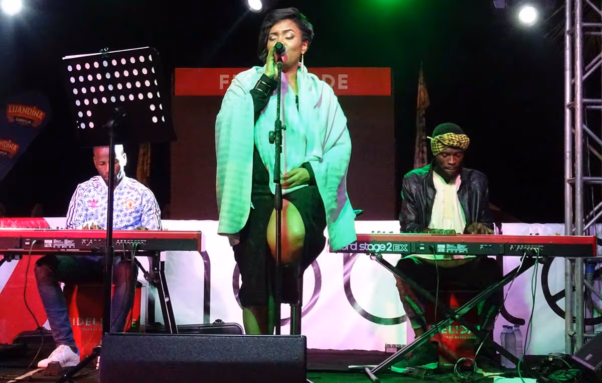 Selda e 7 Mobile celebram aniversário com concerto memorável para os fãs