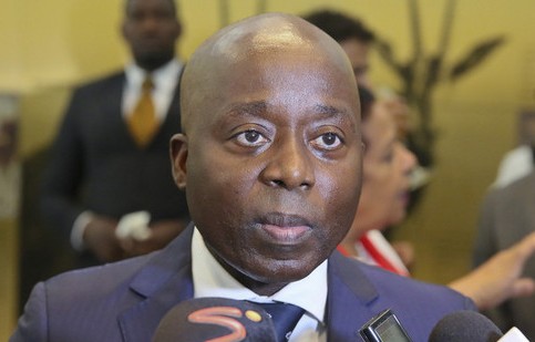 Redução de financiadores põe a FAF numa situação difícil