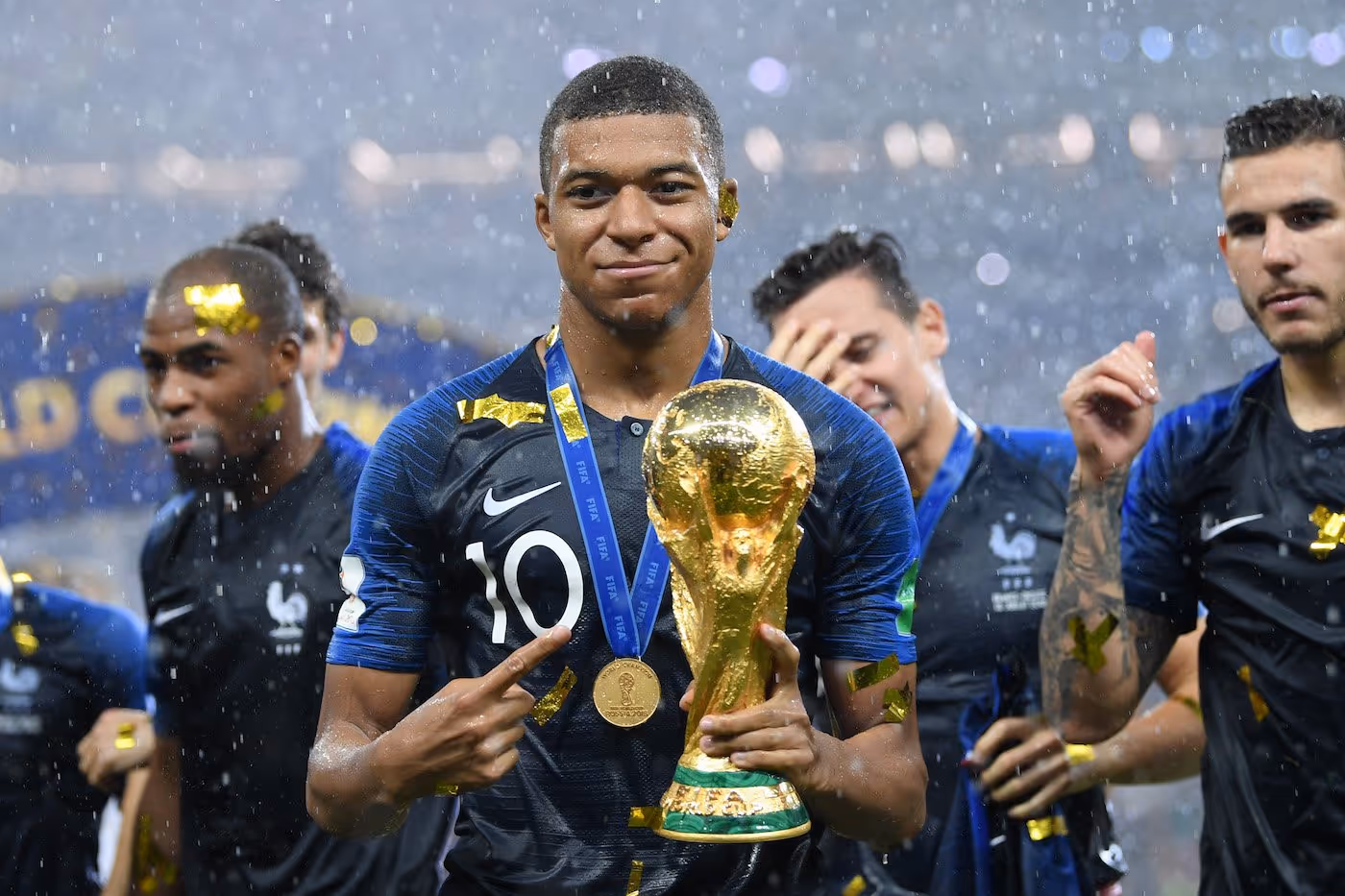 Após golo histórico, Kylian Mbappé é eleito melhor jogador jovem do Mundial