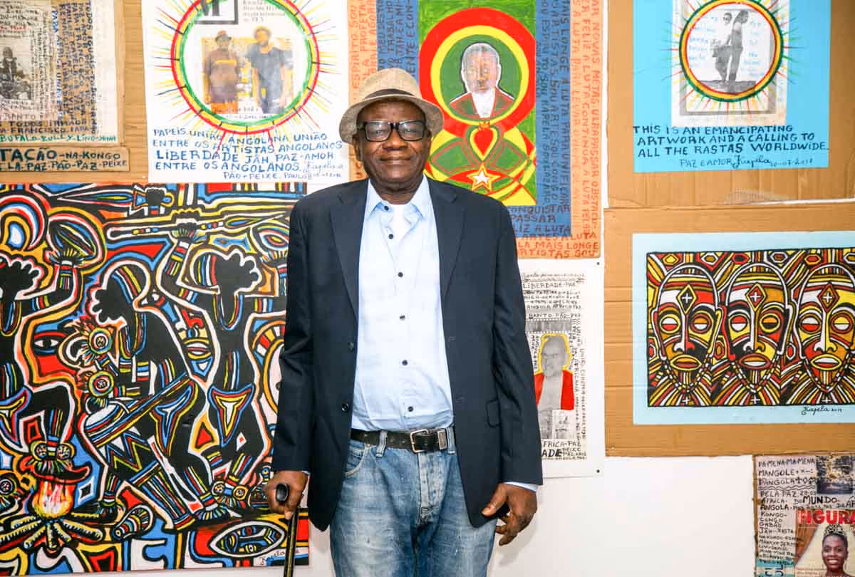 Kapela visita escola de arte na RDC