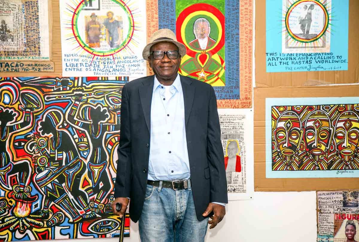 Kapela visita escola de arte na RDC
