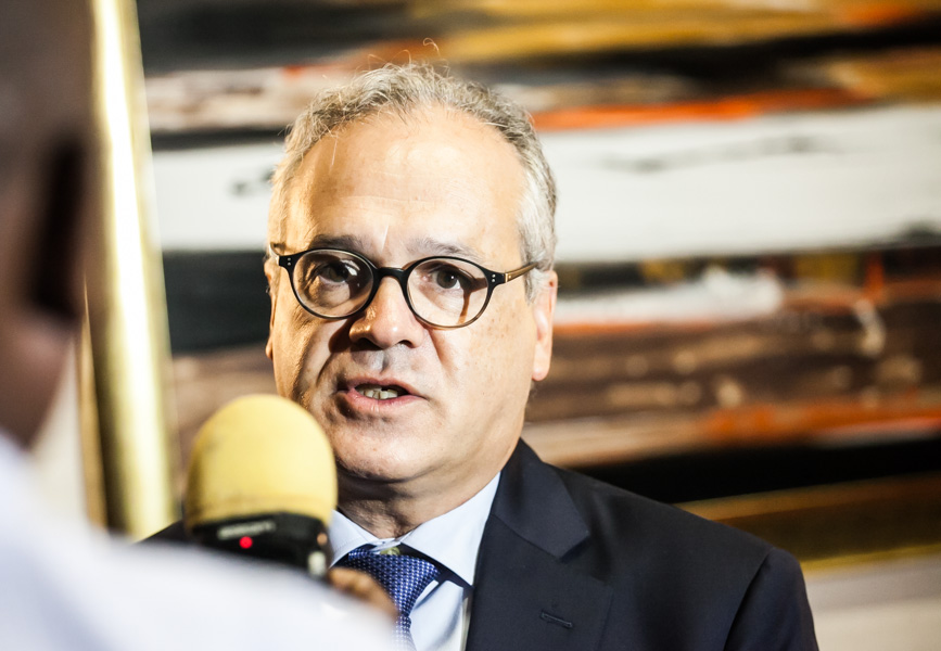 Projectos da França em Angola condicionados por escassez de divisas