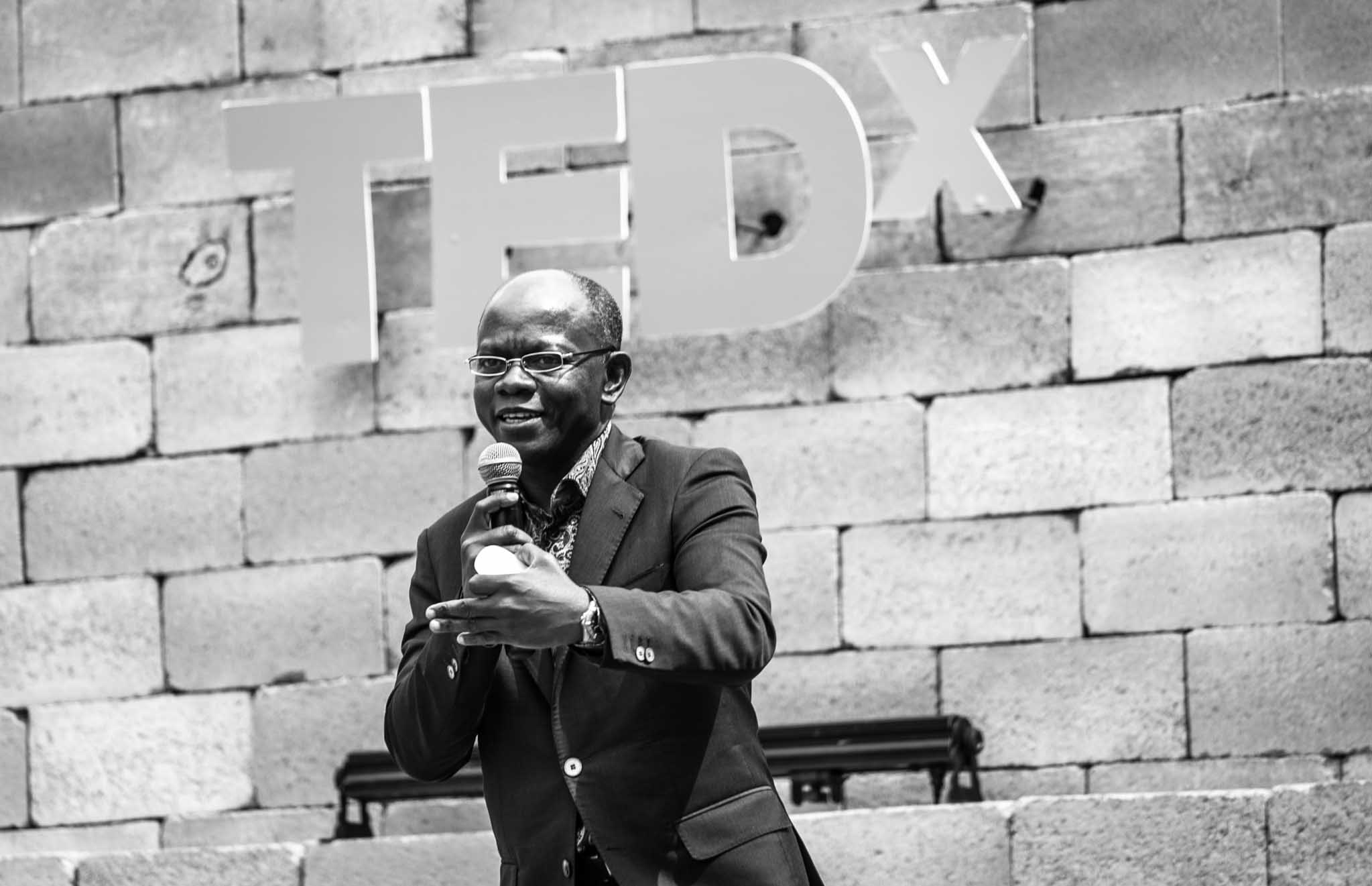 Historiador Adriano Mixinge defende um tratamento da arte voltado às questões sociais