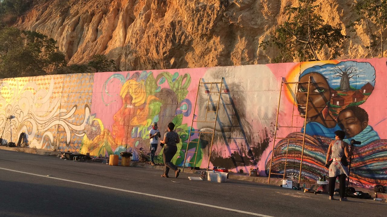 Intercâmbio entre grafiteiros brasileiros e angolanos discute ancestralidade e combate ao racismo