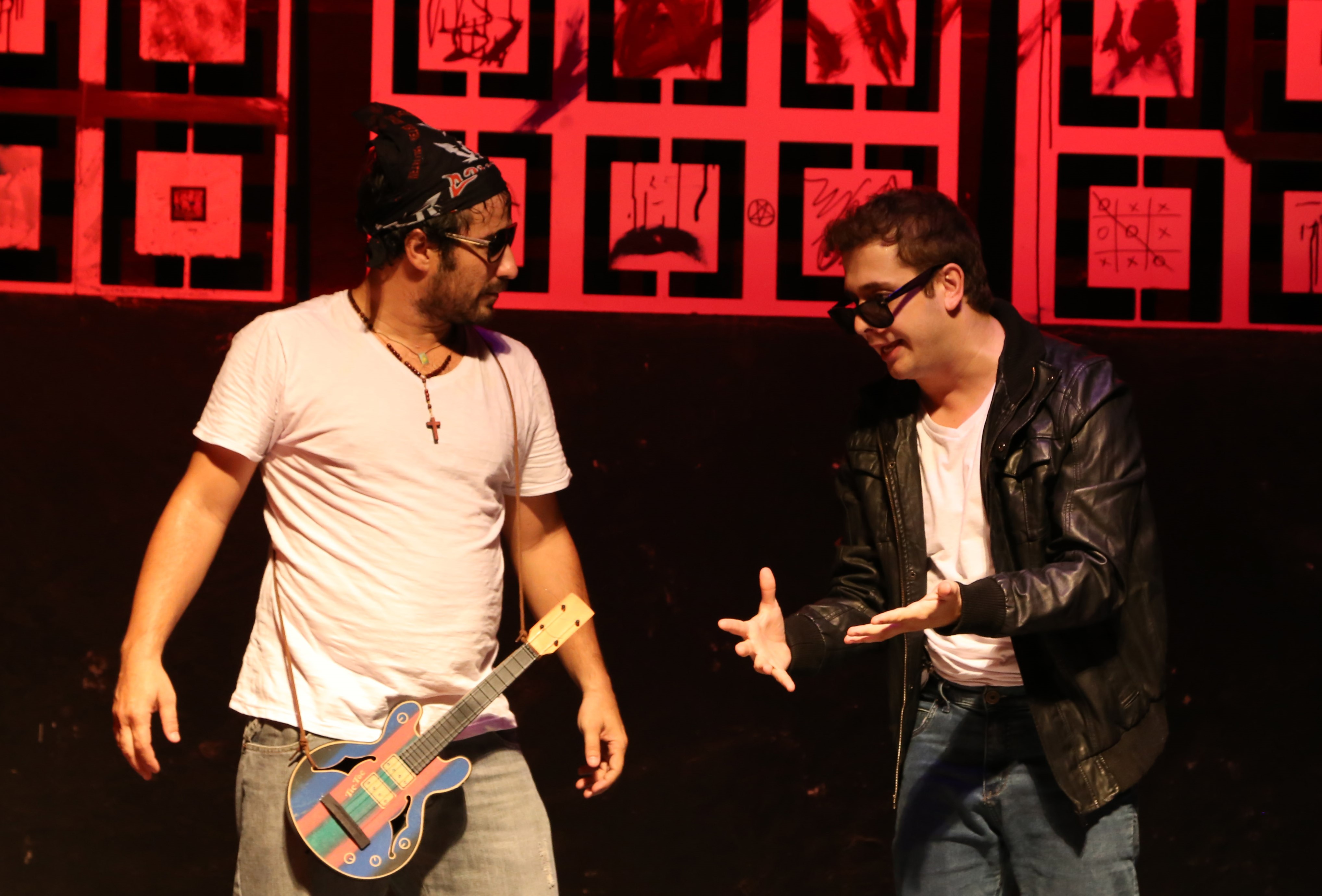 Comédia “Será que a gente influencia o Caetano?” é hoje apresentada no CCBA   