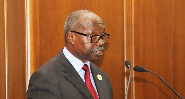  Lucas Ngonda sofre pressão dos militantes para abandonar a liderança da FNLA