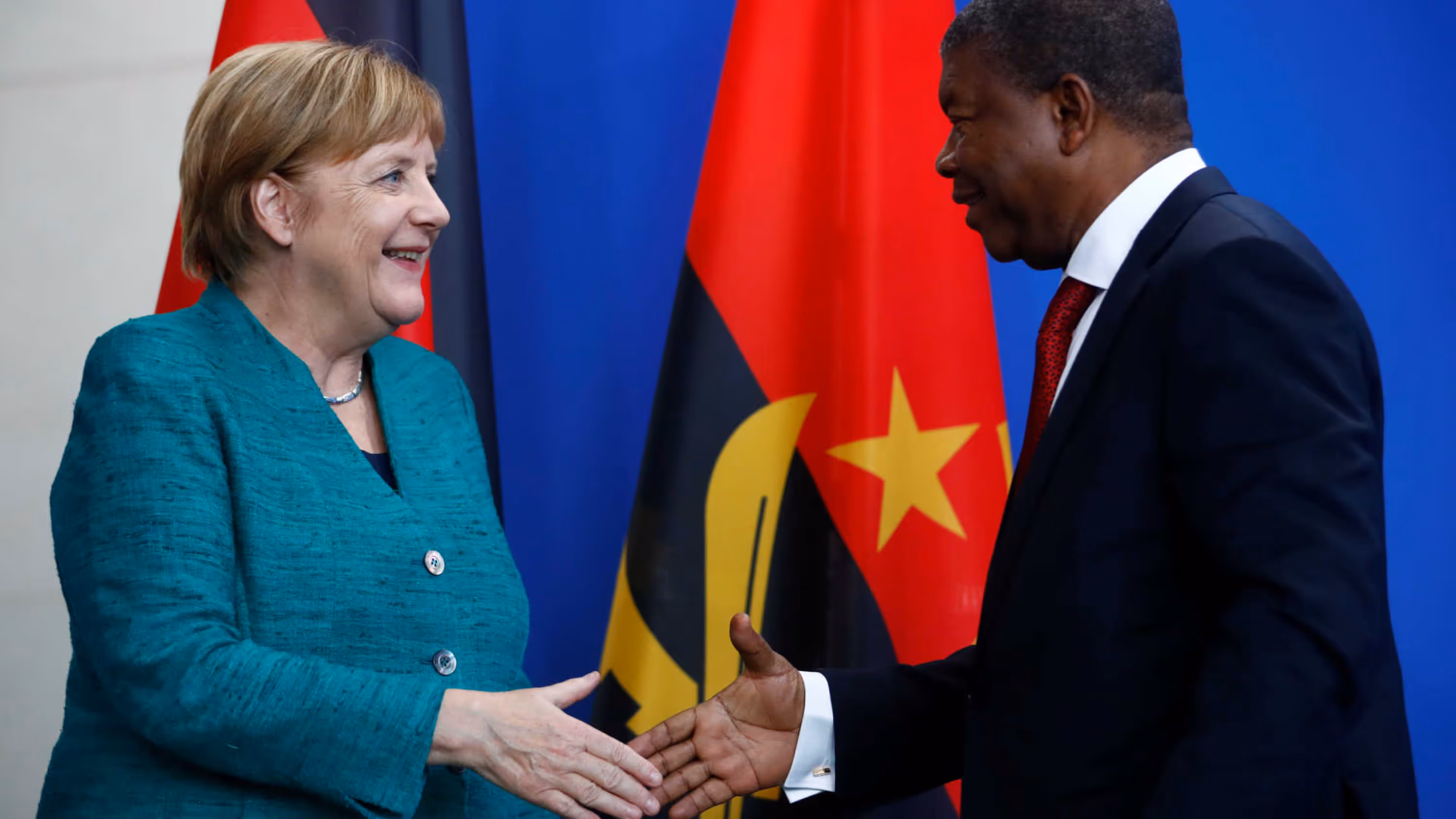 Angola quer atrair investimento alemão na área da Defesa   