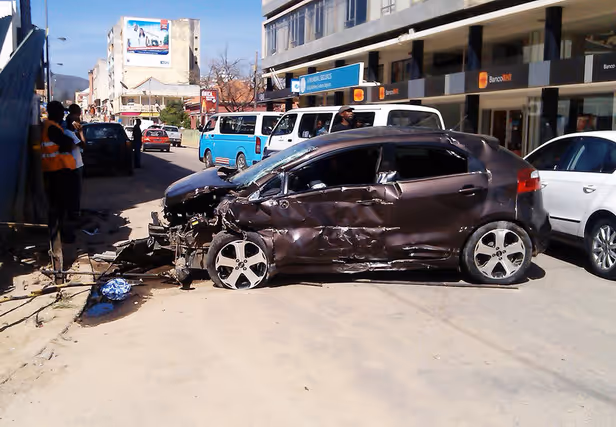 Quatro mortos e catorze feridos em 20 acidentes de viação no fim-de-semana em Luanda