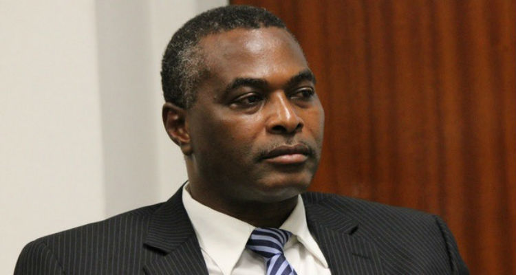 “Há um estilo de governar mais aberto, mas substantivamente, nada mudou em Angola”, declara Abel Chivukuvuku