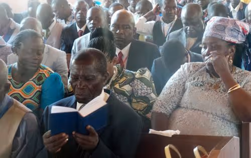 Líderes religiosos contestam actividades pastorais sem formação teológica