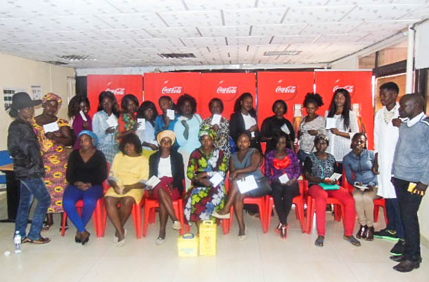Coca-Cola lança projecto 5BY20 no Uíge para transformar vendedoras ambulantes em empreendedoras   