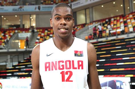 Yanick Moreira reforça grupo no jogo de qualificação para a Copa do Mundo 2019