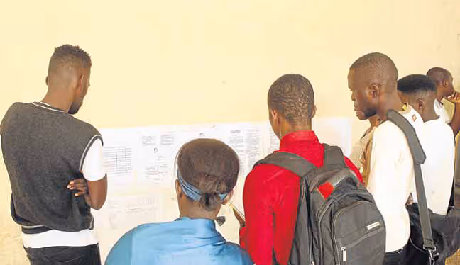 Huambo: Candidatos excluídos no Concurso Público contestam processo de ingresso ao sector da Educação
