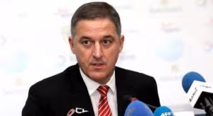 Vasiljevic reclama condições de trabalho