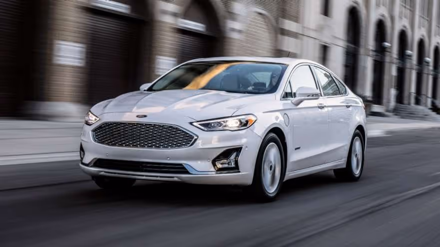 Ford com viaturas prontas para entrega e período de garantia alargado