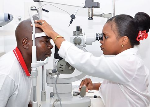 Faltam especialistas para tratamento de cataratas no Cuando-Cubango