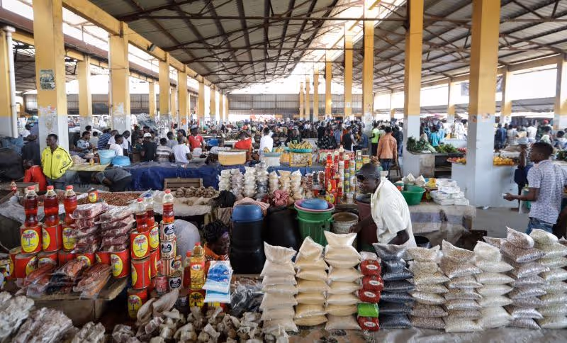 Vendedores recusam-se a ocupar lugares nos mercados de Luanda