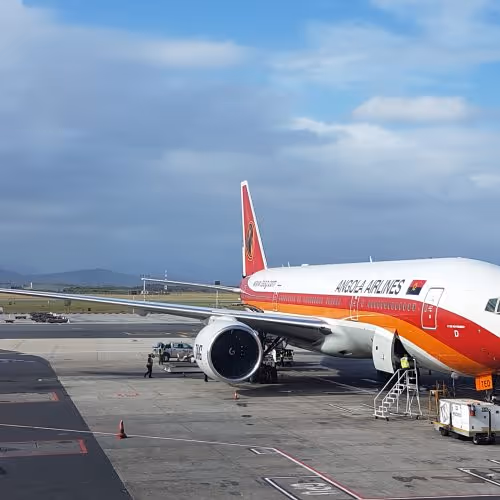 Incidente em avião da TAAG causou 4 feridos e obrigou a aterragem de emergência em Luanda