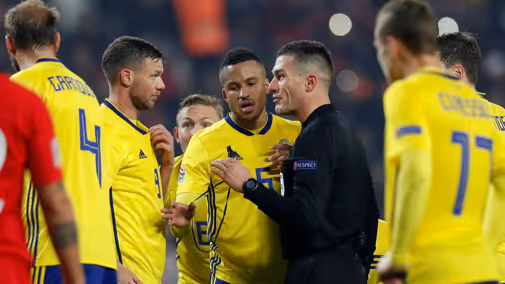 Árbitro promete dois pénaltis a Marcus Berg