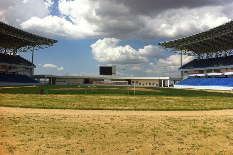 Estádio da Tundavala sem solução imediata