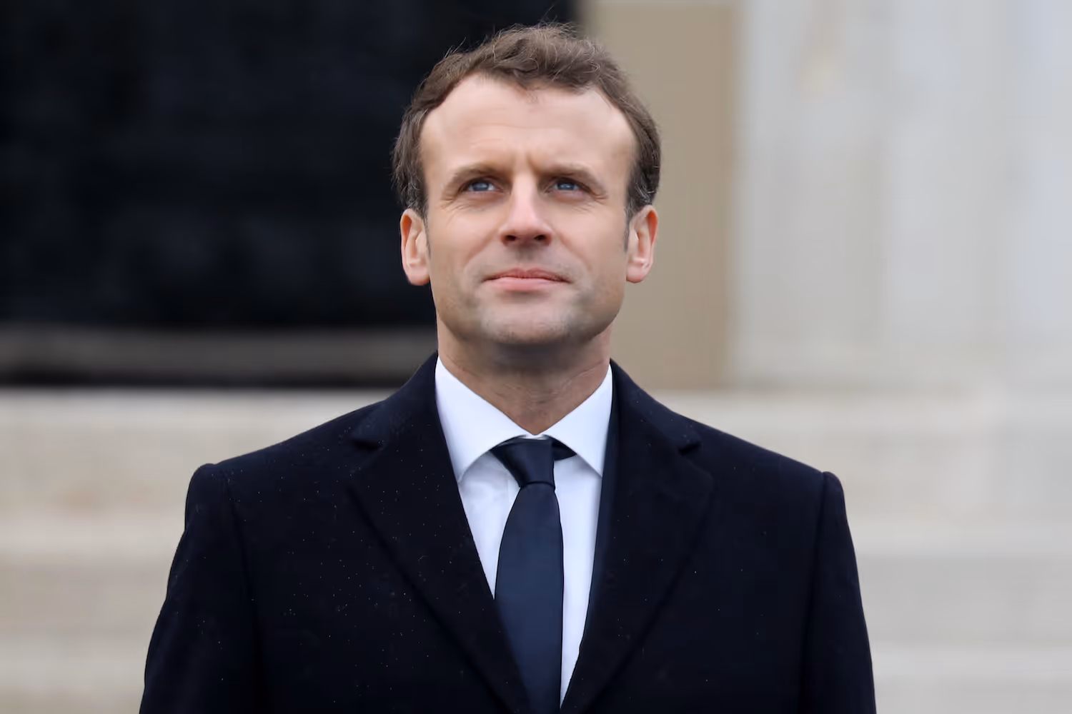 Emmanuel Macron anuncia aumento de 100 euros no salário mínimo a partir de Janeiro de 2019