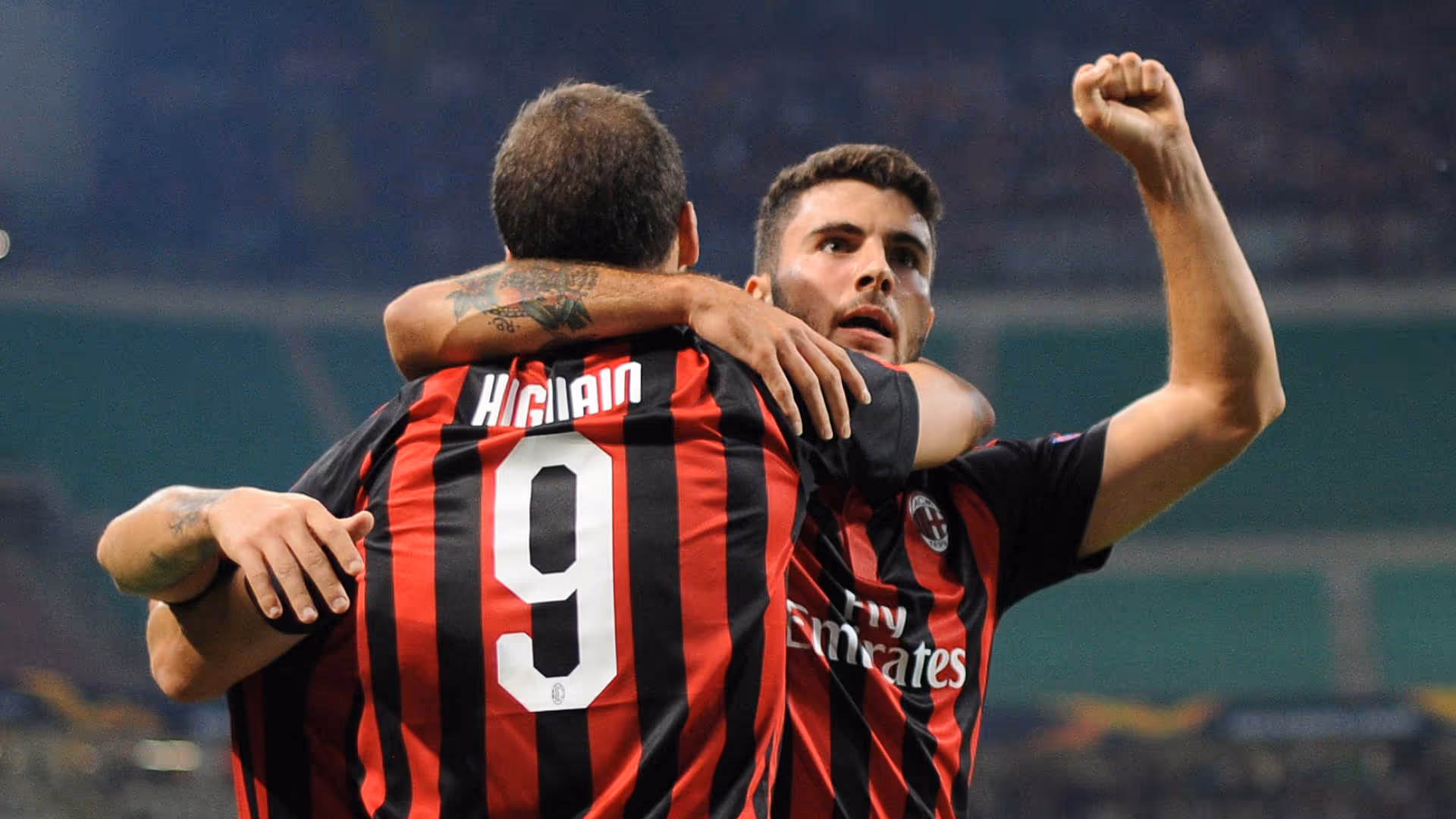  UEFA ameaça suspender AC Milan por um ano das competições europeias