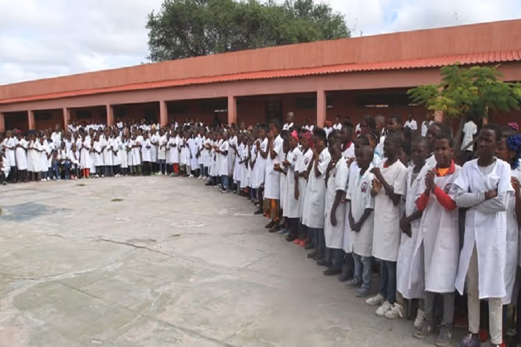 Escassez de escolas deixa mais 25 mil crianças no Kilamba Kiaxi sem estudar