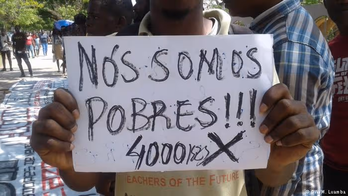 Taxa da UAN leva jovens a se manifestarem