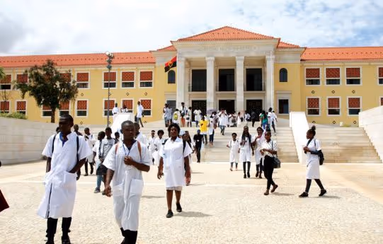 Escolas de formação de professores ficam extintas e Magistério Mutu ya Kevela passa a formar docentes 