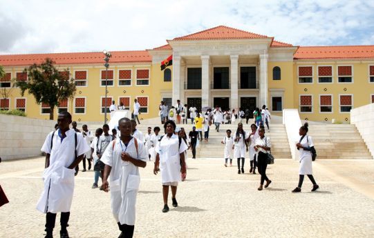 Escolas de formação de professores ficam extintas e Magistério Mutu ya Kevela passa a formar docentes 
