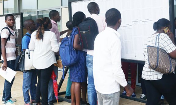 Foram reprovados todos os candidatos à FCA no exame de admissão