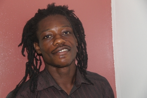 Exposição de Landrick celebra seus 10 anos de carreira