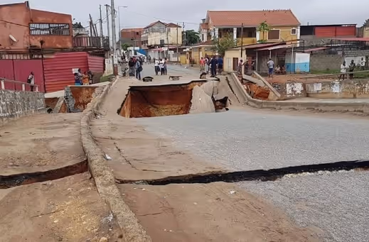 Chuva causa desabamento de ponte e duas mortes em Luanda
