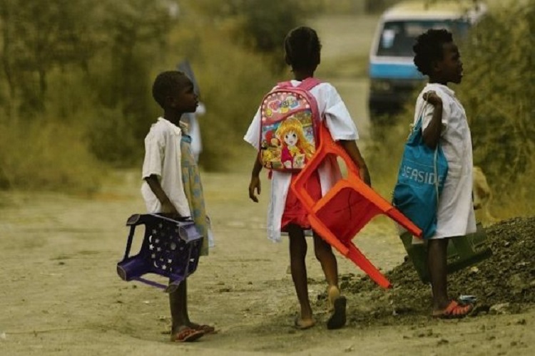 Cunene: Alunos percorrem mais de 20 quilómetros para assistir às aulas