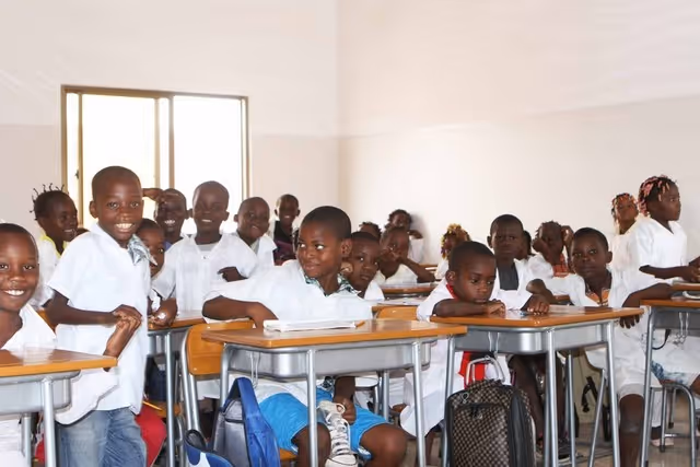 Alunos da 3ª classe na Caála já têm aulas de umbundo