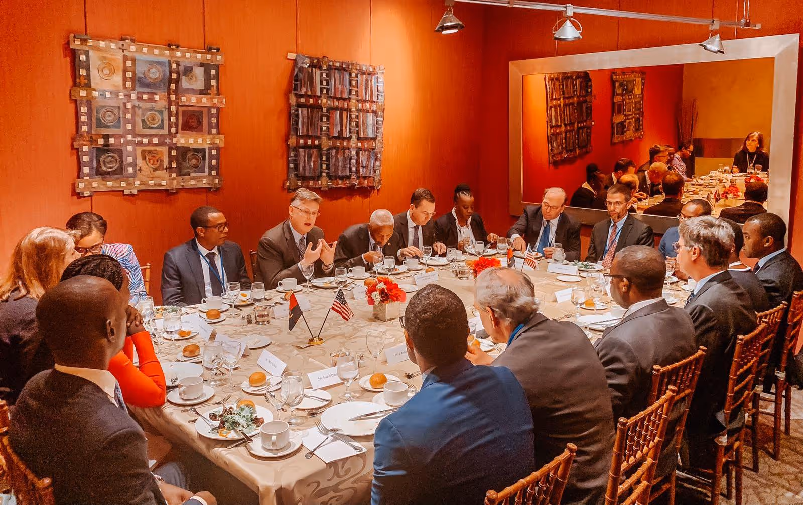 Antigo quadro do Tesouro americano optimista com “as medidas implementadas pelo Executivo angolano”
