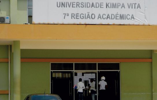 Falsos docentes demitidos da Universidade Kimpa Vita