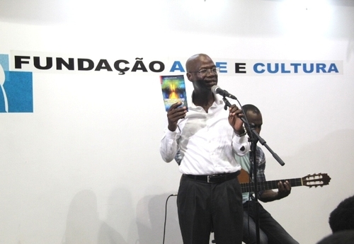 “A relação entre a antiga e a nova geração de escritores é, nos nossos dias, homogénea”, afirmam especialistas