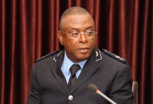 Polícia Nacional deve adequar-se ao actual contexto político, observa Paulo de Almeida