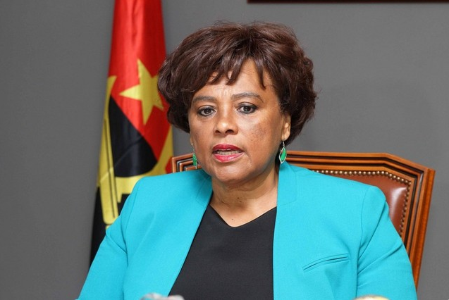 “Apesar das dificuldades, o Executivo está a apostar no desenvolvimento humano”, afirmou Carolina Cerqueira