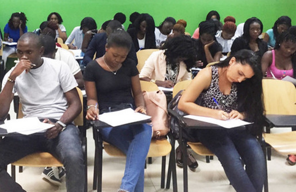 Estudantes do INSUTEC obrigados a realizar as provas em folhas A4 