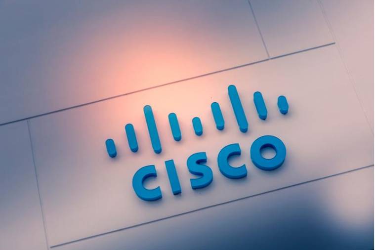 Viana: Casa da Juventude foi beneficiada com uma Academia Cisco