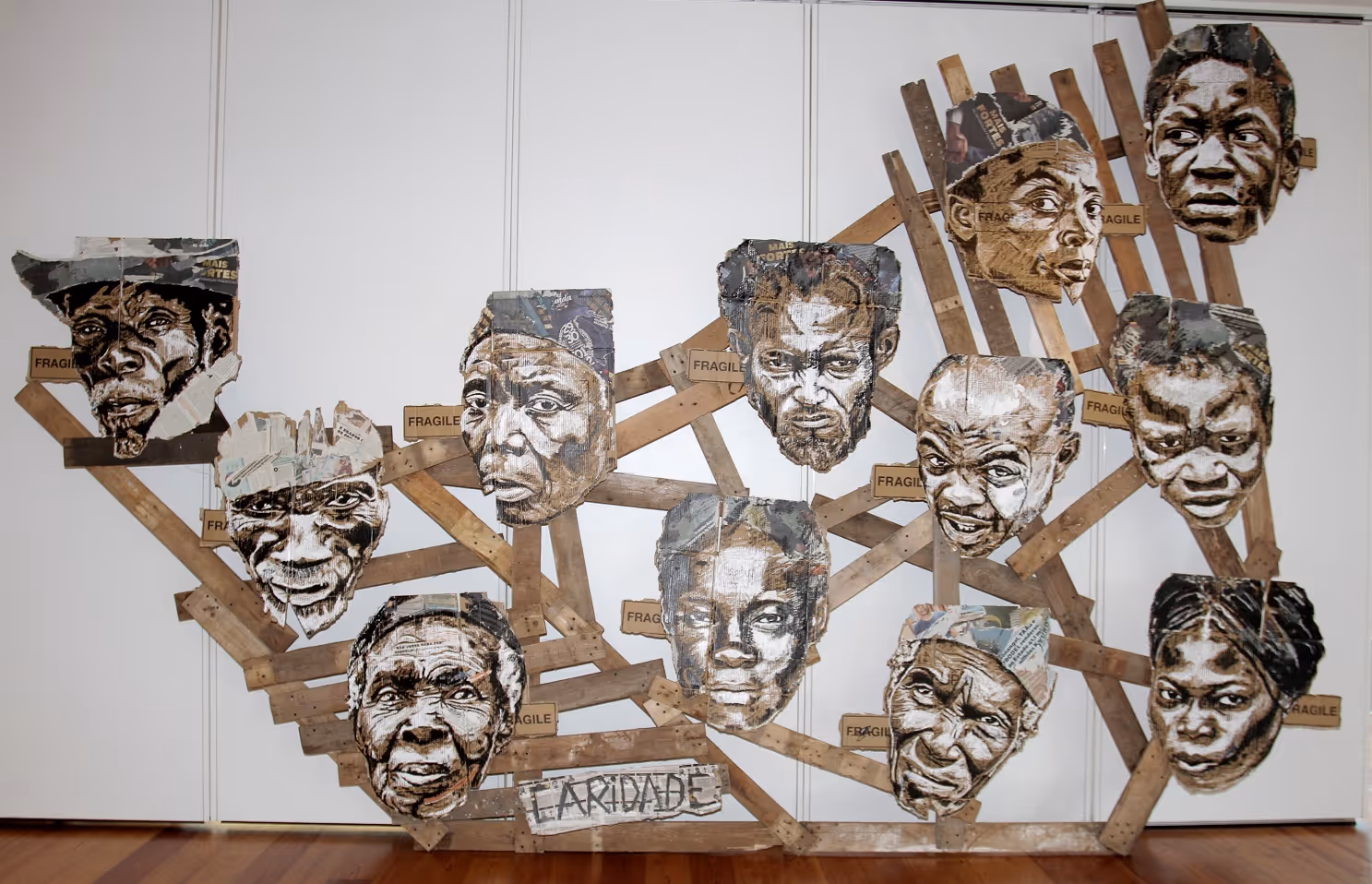 Exposição coloca em diálogo 16 artistas contemporâneos internacionais