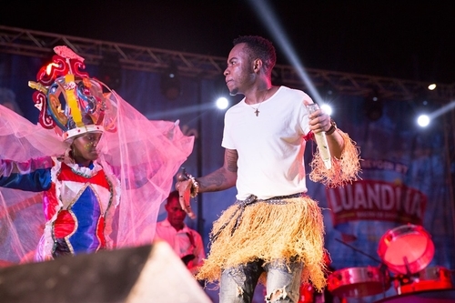 Puto Português partilha palco com a banda Chiclete com Banana