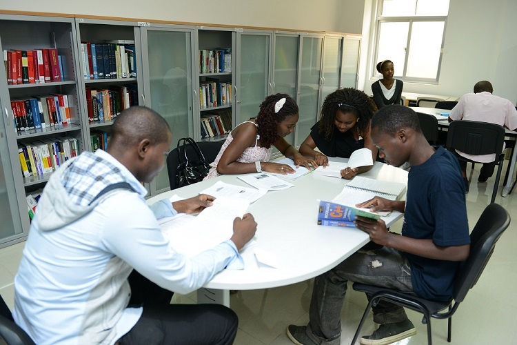Melhores estudantes da UnIA vão beneficiar de estágio