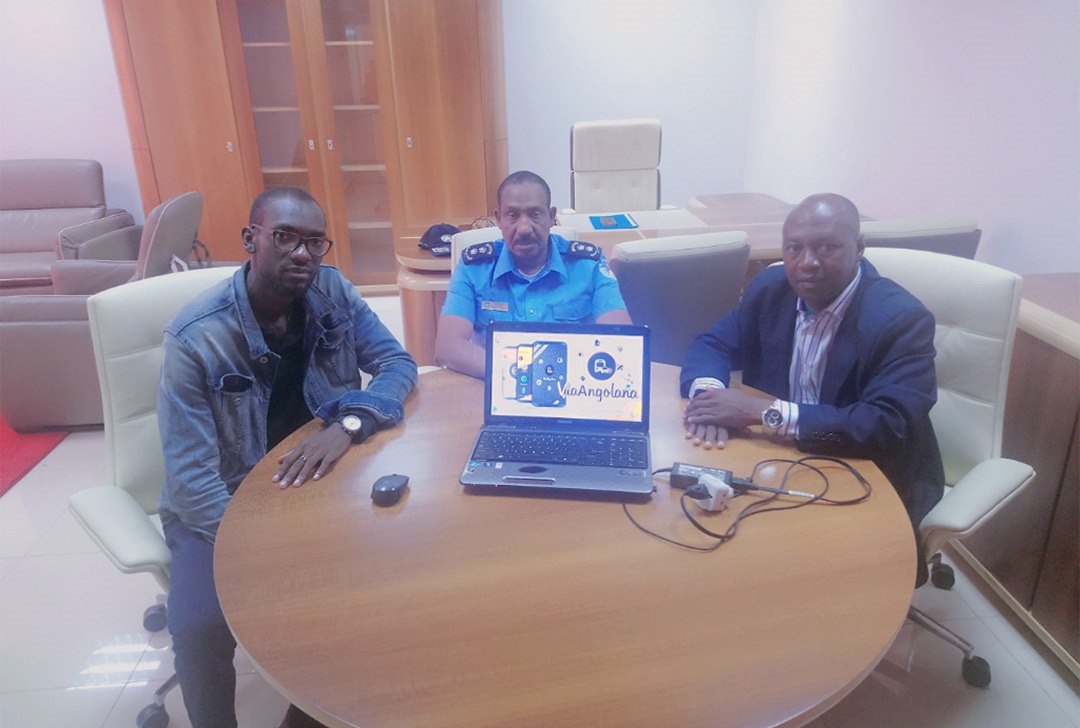 Jovem cria aplicativo que funciona como guia de estudo online 